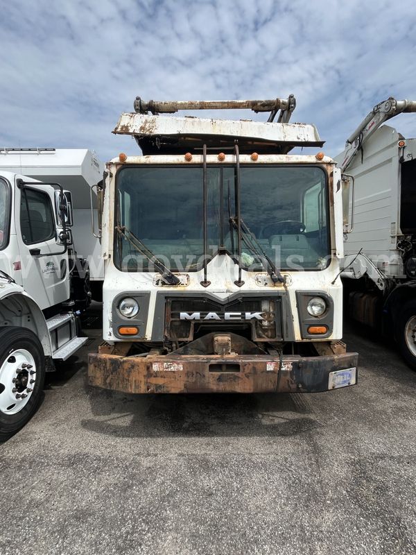 2012 Mack MRU613