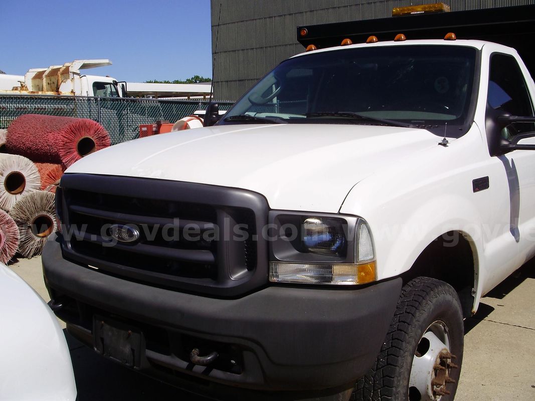 2003 Ford F-350 SD XL 4WD DRW