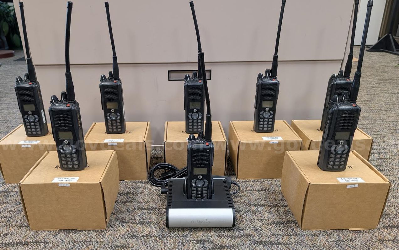 EF-Johnson VP900 Phase 1 Radios (lot#2) listing as good
