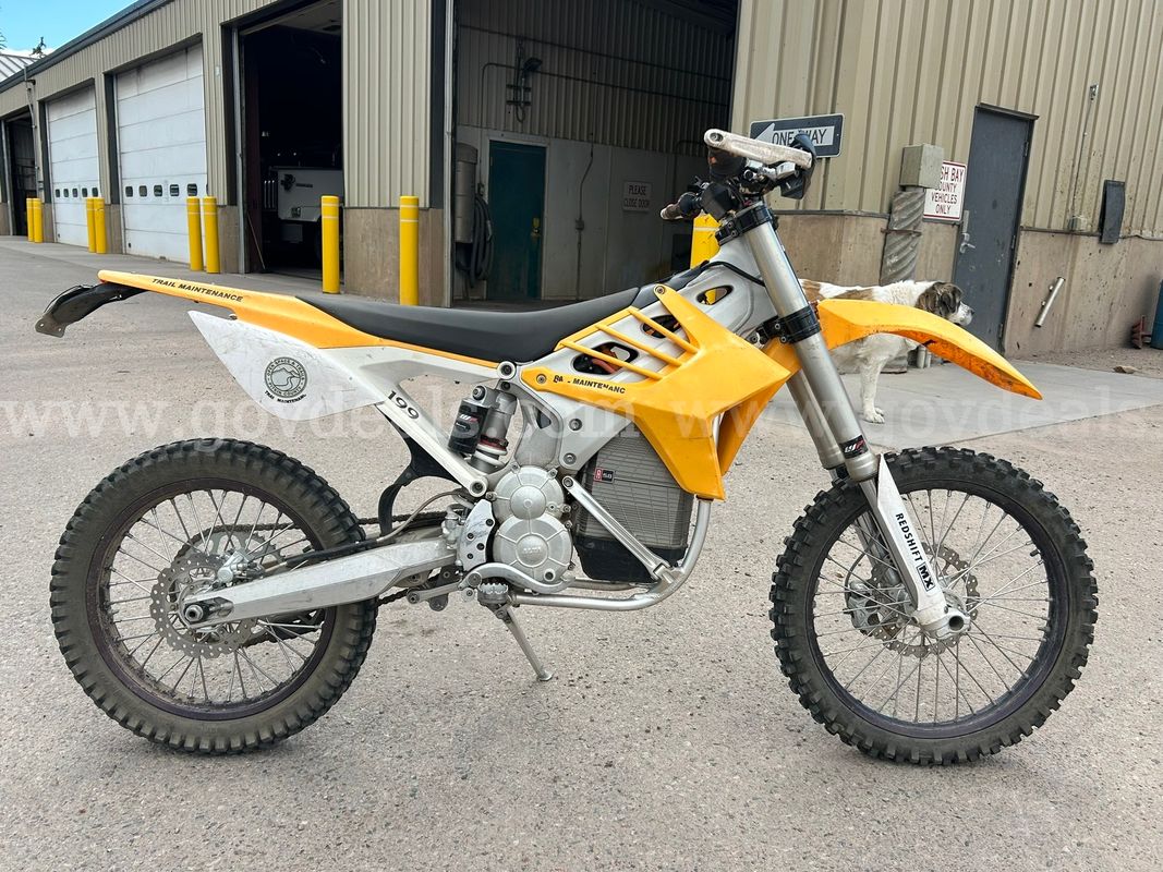 2017 ALTA MX ELECTRIC DIRT BIKE WITH CHARGER
