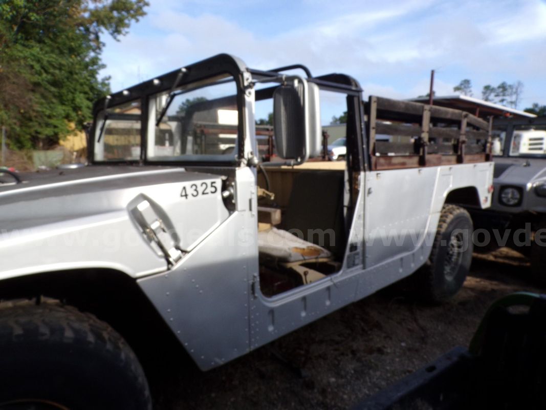 1988 Truck HMMWV, Diesel, 8-cylinder, AM General