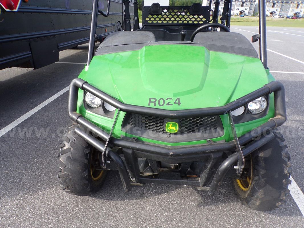 John Deere Gator