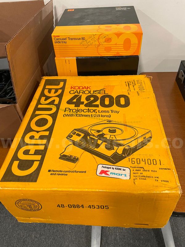 Kodak Carousel Projector 4200 with 4 extra carousels