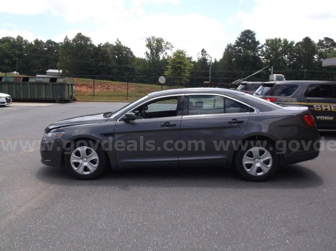 2016 Ford Taurus
