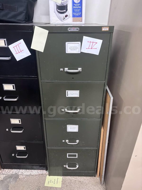 (#4) 4-Drawer Metal File Cabinet