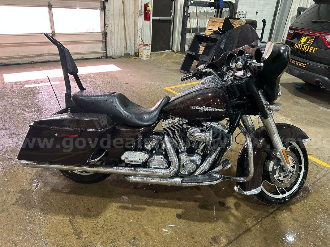 2011 Harley-Davidson FLHX