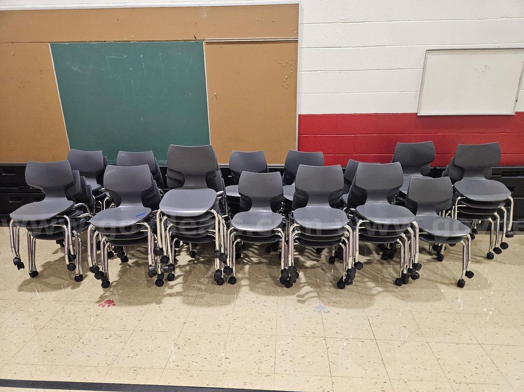 Lot of 52 Chairs
