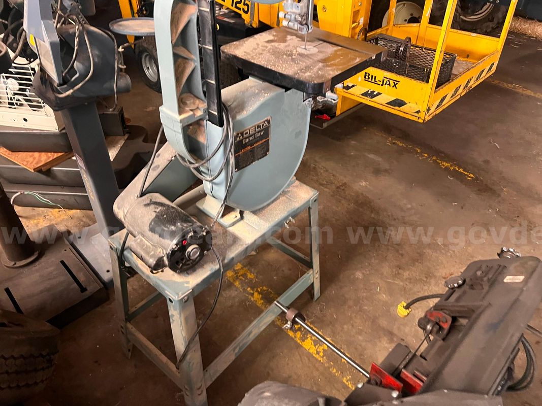 Delta Band Saw