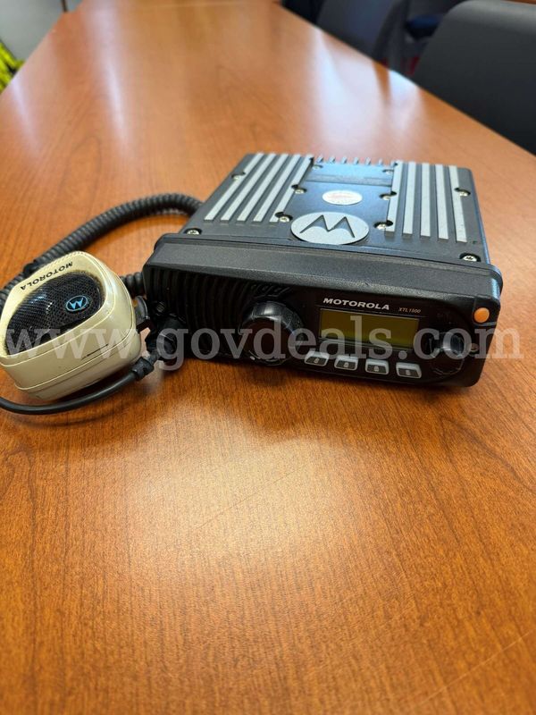 Motorola XTL1500 Mobile Radio