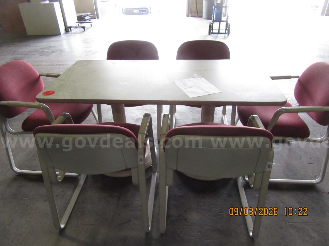 Lot of 6 chairs and table