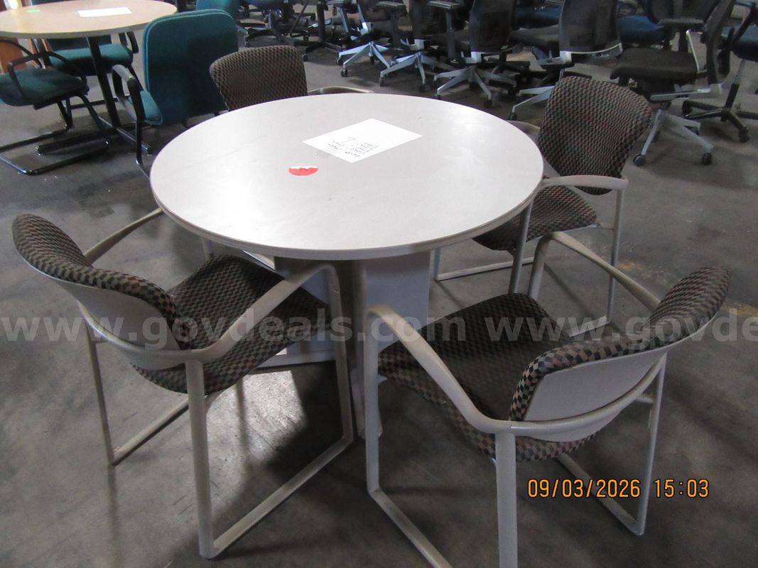Lot of 4 chairs and table