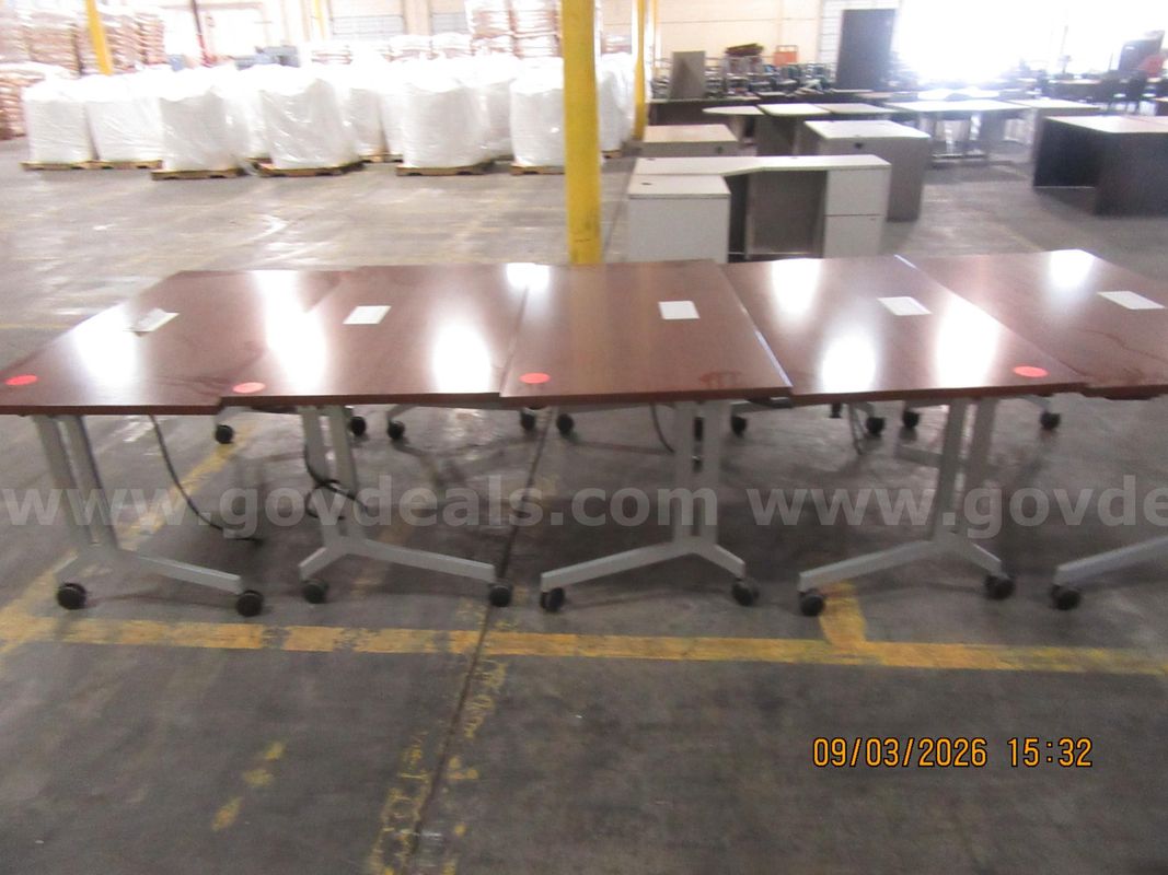 Lot of 5 Tables