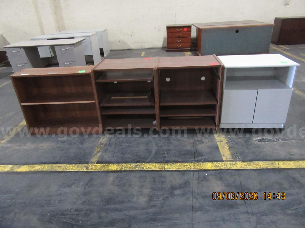 Lot of 4 Various Furniture Items