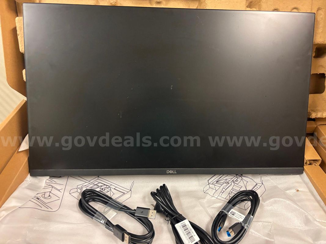 Lot of 19 Used Dell 27" Monitors - No Mounts