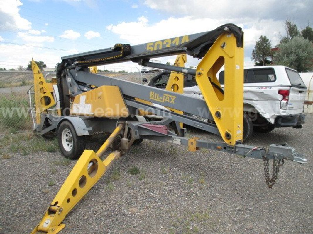 Bil-Jax 5031A towable lift