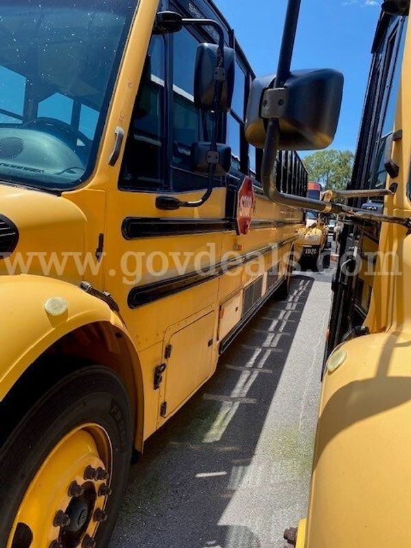 2011 Freightliner B2 Bus