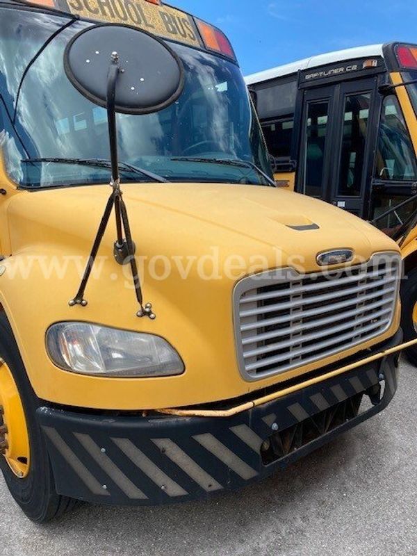 2011 Freightliner B2 Bus
