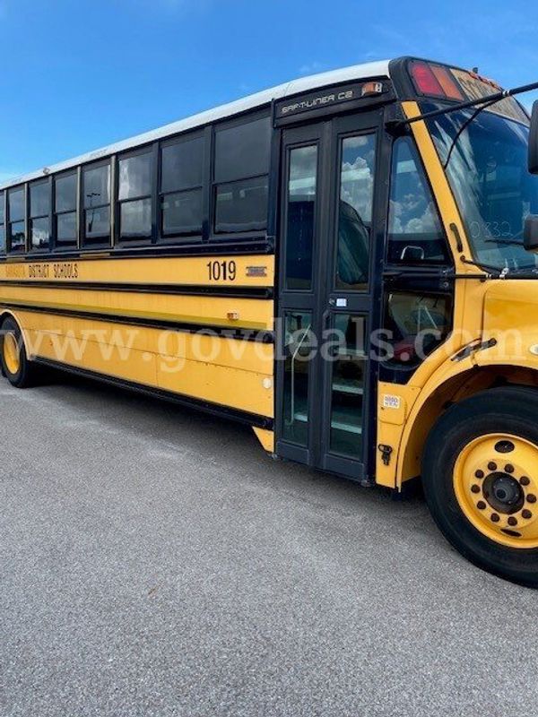 2011 Freightliner B2 Bus