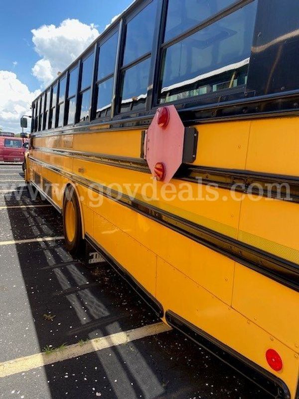 2011 Freightliner B2 Bus