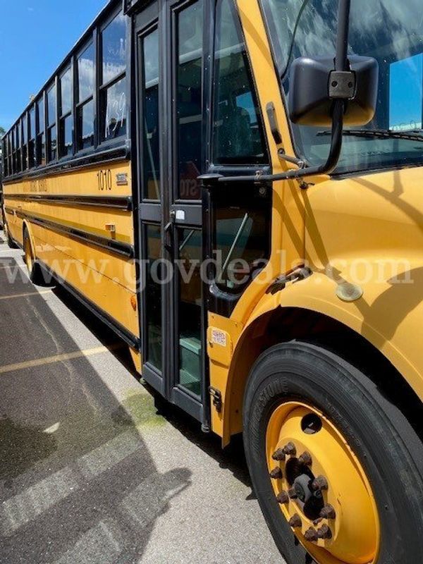 2011 Freightliner B2 Bus
