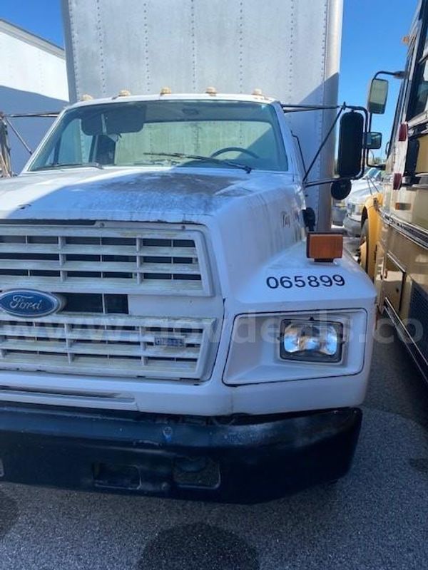 1990 Ford F700 LPO