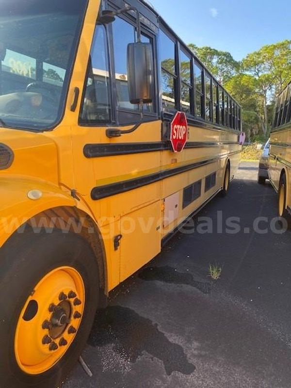 2009 Freightliner B2 Bus Chassis