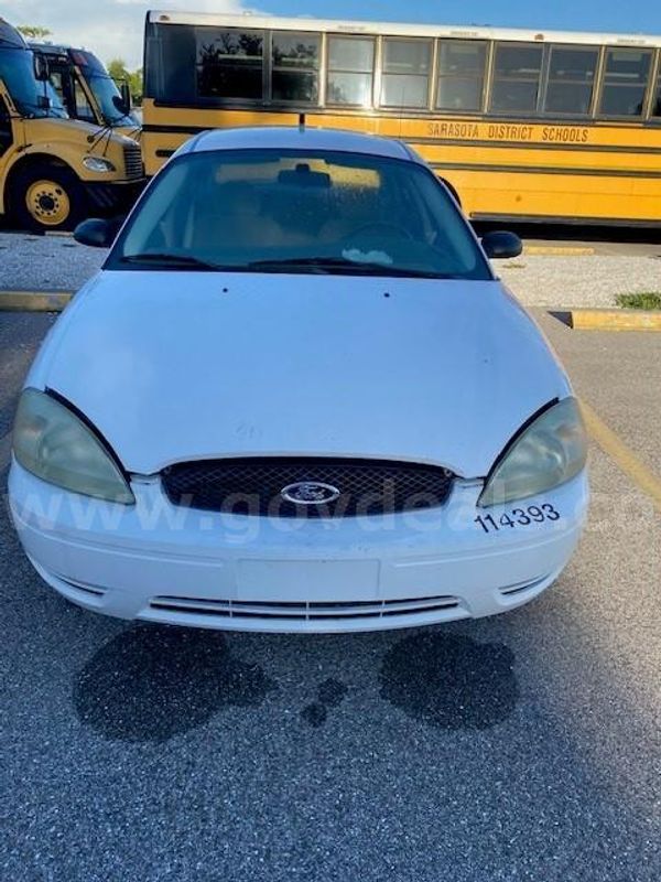2005 Ford Taurus