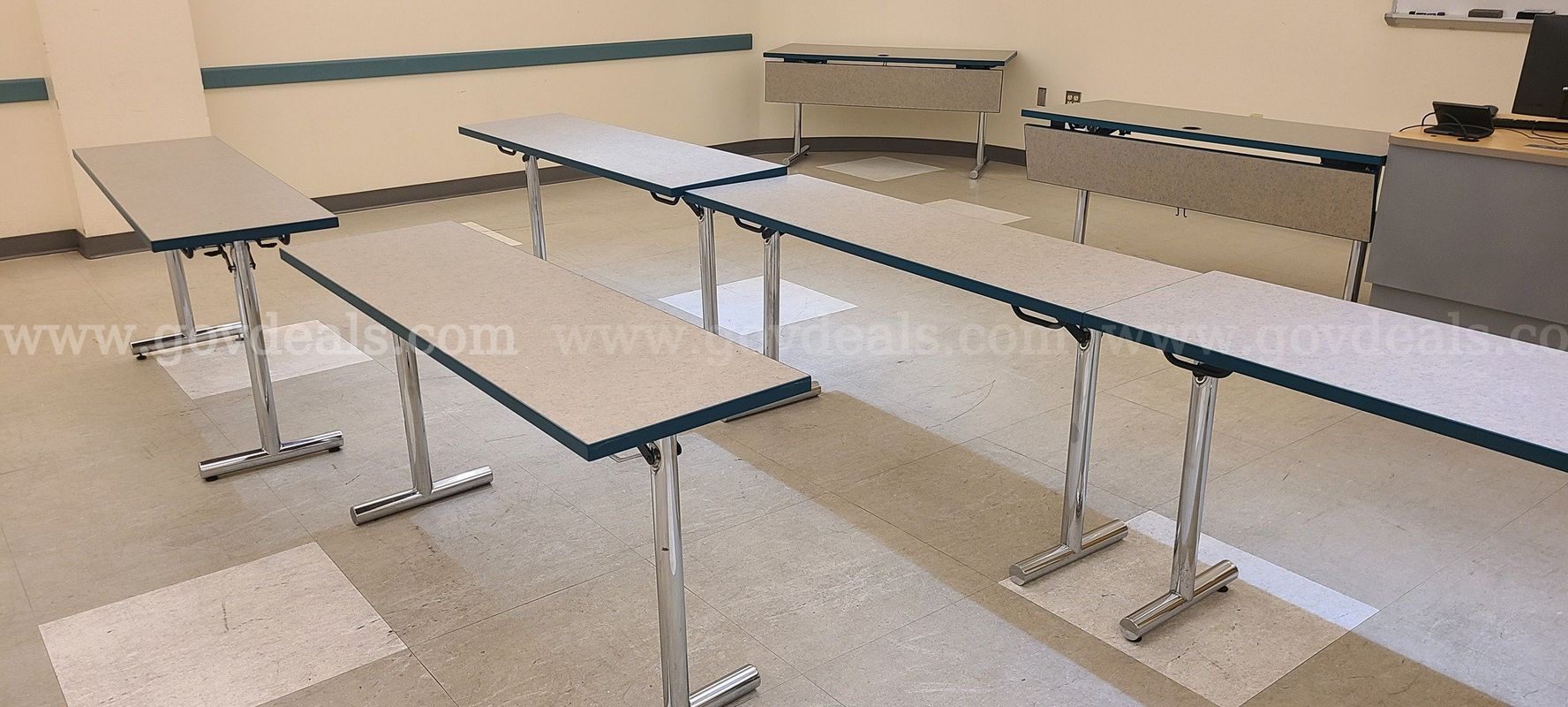 35 Foldable Classroom Tables