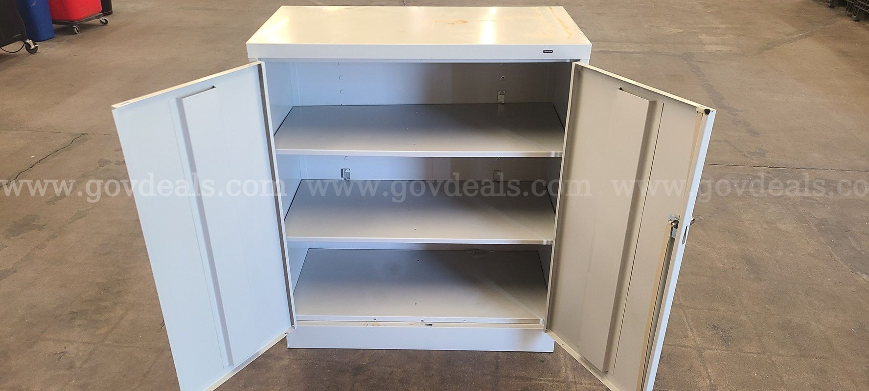 1 Metal Cabinet