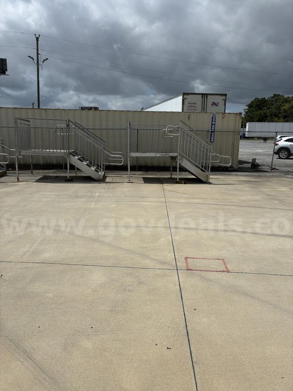 2 Aluminum Platform Stair Units / Portable Access Decks