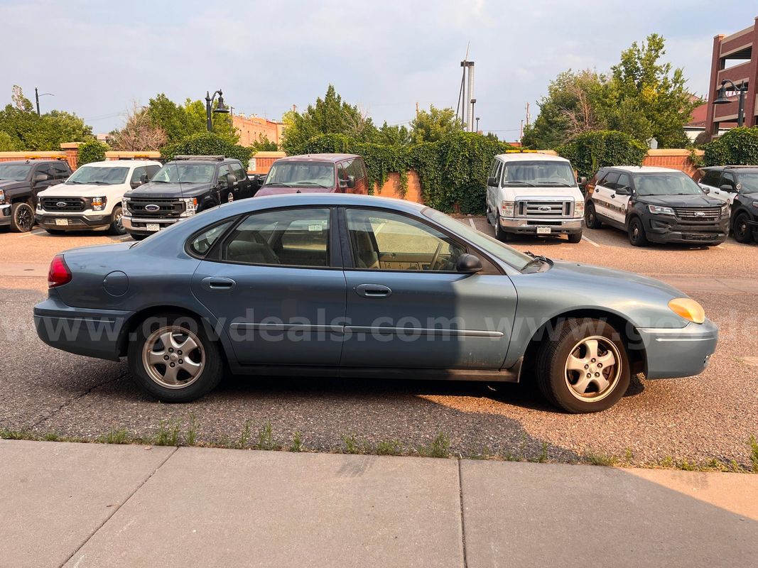 2006 Ford Taurus