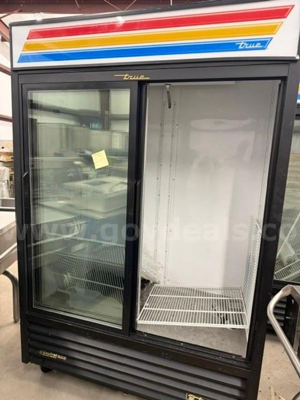 True Refrigerator (1) Must Pick Up Quick!