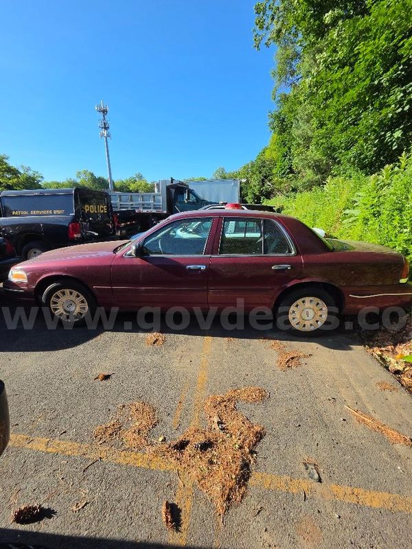 2004 Ford Crown Victoria