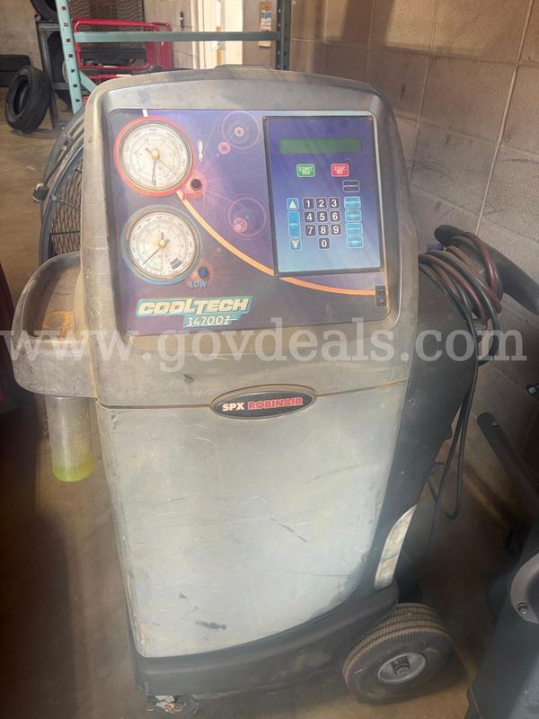 ROBINAIR R134 FREON RECOVERY/CHARGING MACHINE (A/C MACHINE)