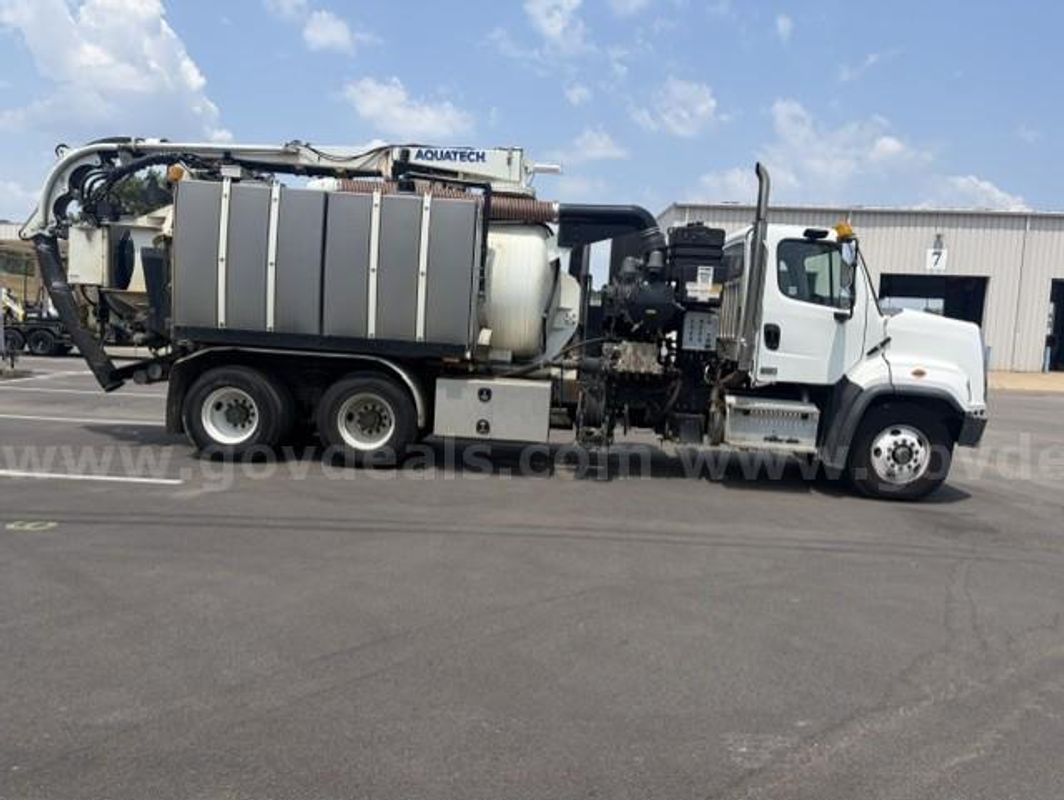 2018 FREIGHTLINER 108SD HI-VAC B10/1450 COMBINATION CLEANING TRUCK