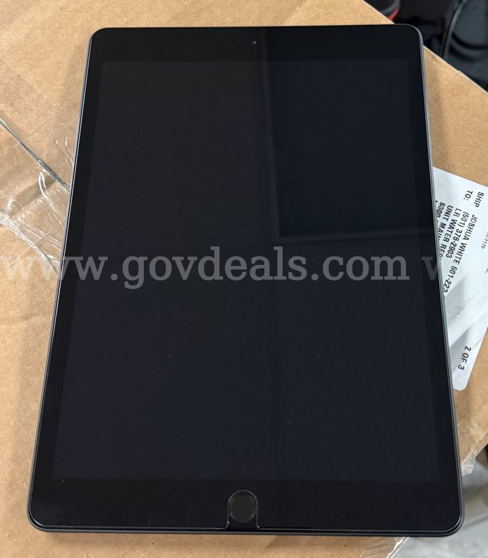 Lot - Quantity of 10 - Generation 8 iPad, Model A2428, Cellular Radio, 32 Gb