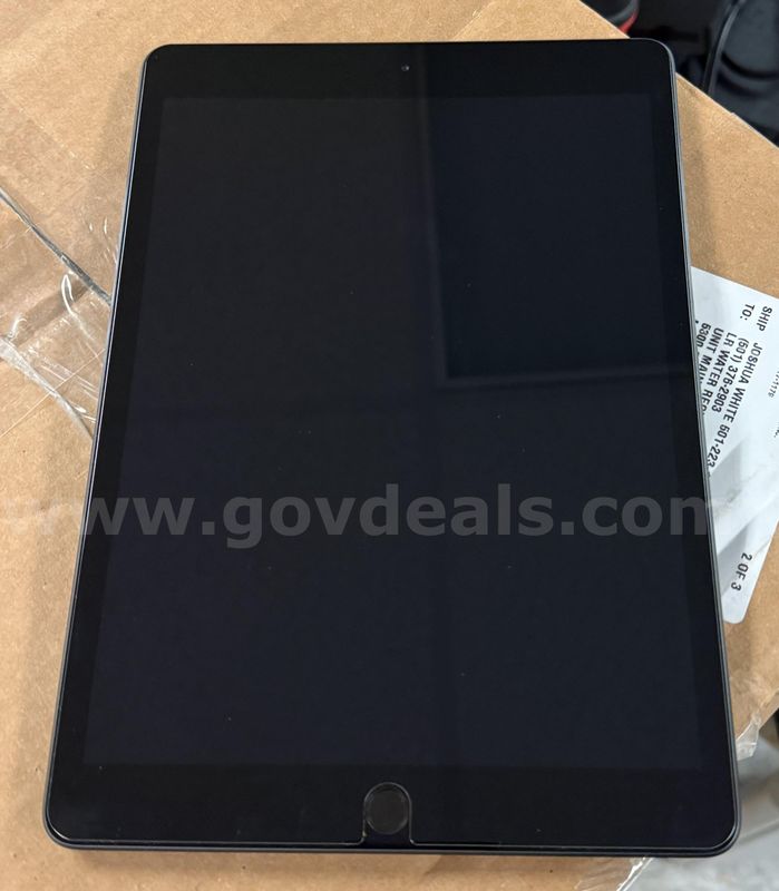 Lot - Quantity of 10 - Generation 8 iPad, Model A2428, Cellular Radio, 32 Gb