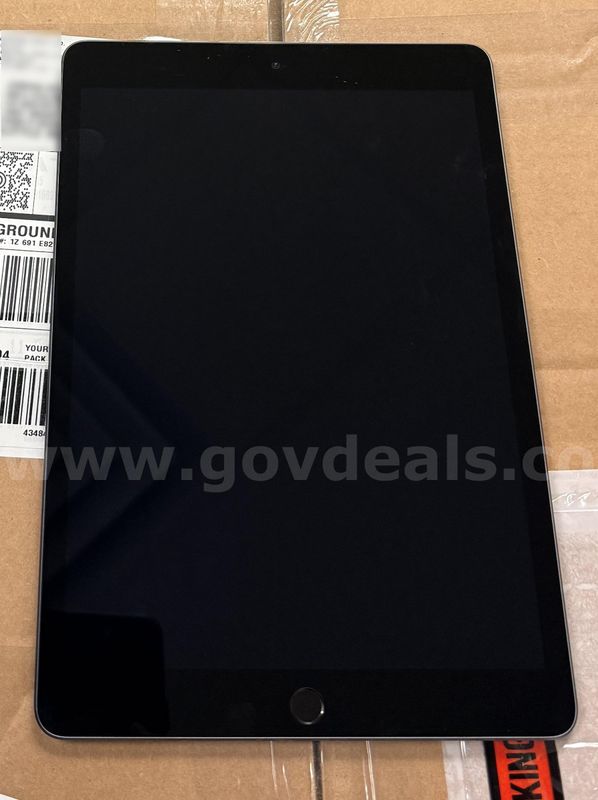 Lot - Quantity of 5 - Generation 9 iPads, Model A2603, Cellular Radio, 64 Gb