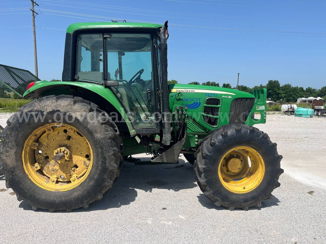 2010 John Deere 6430S 4x4 tractor