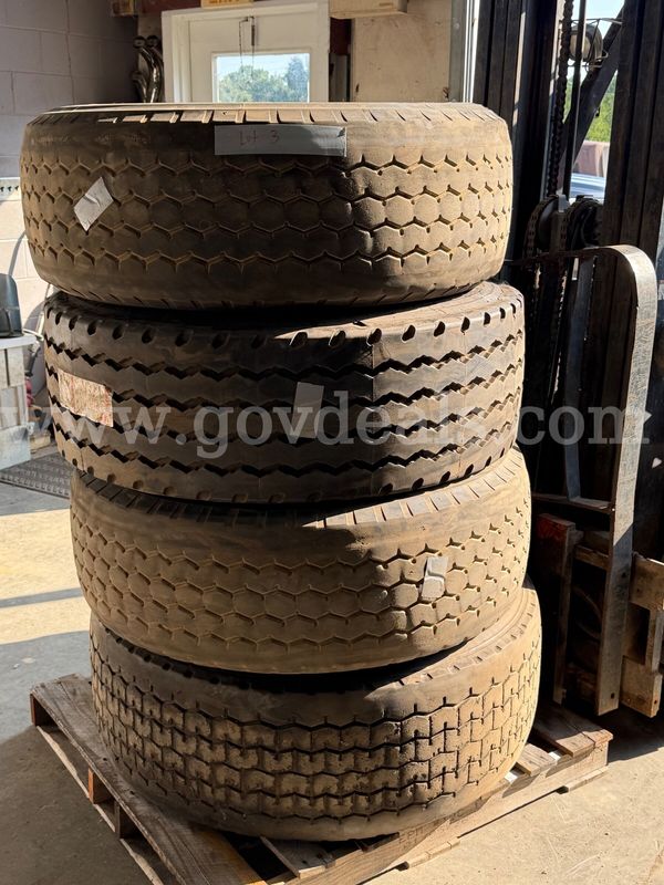 425/65r22.5 QTY 1 & 385/65R22.5 QTY 3 Tires for sale *USED* LOT 3