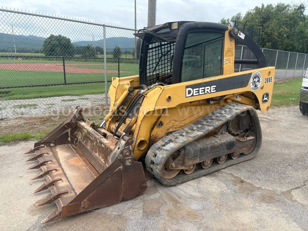 John Deere CT322 Skid Steer