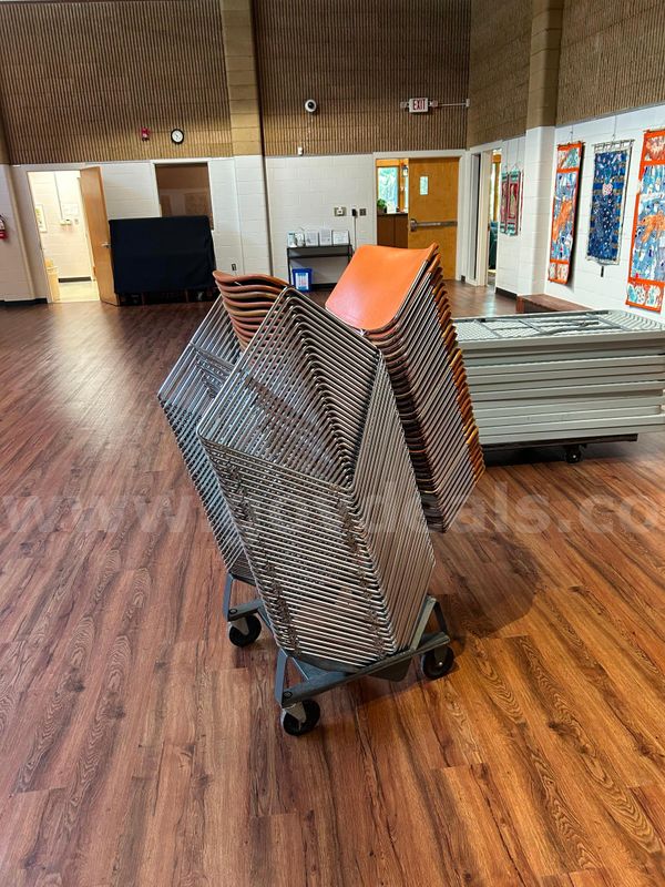 LOT 5 - 25 STEELCASE STACKING CHAIRS (5 OF 7 LOTS)