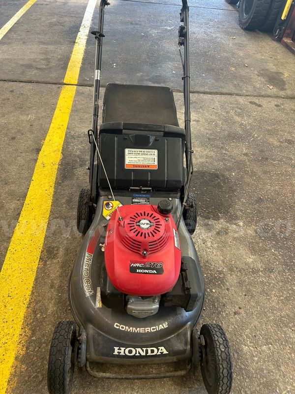 LOT E - 1 Honda Push Mower, Honda HRS216pda – MAJA1003906