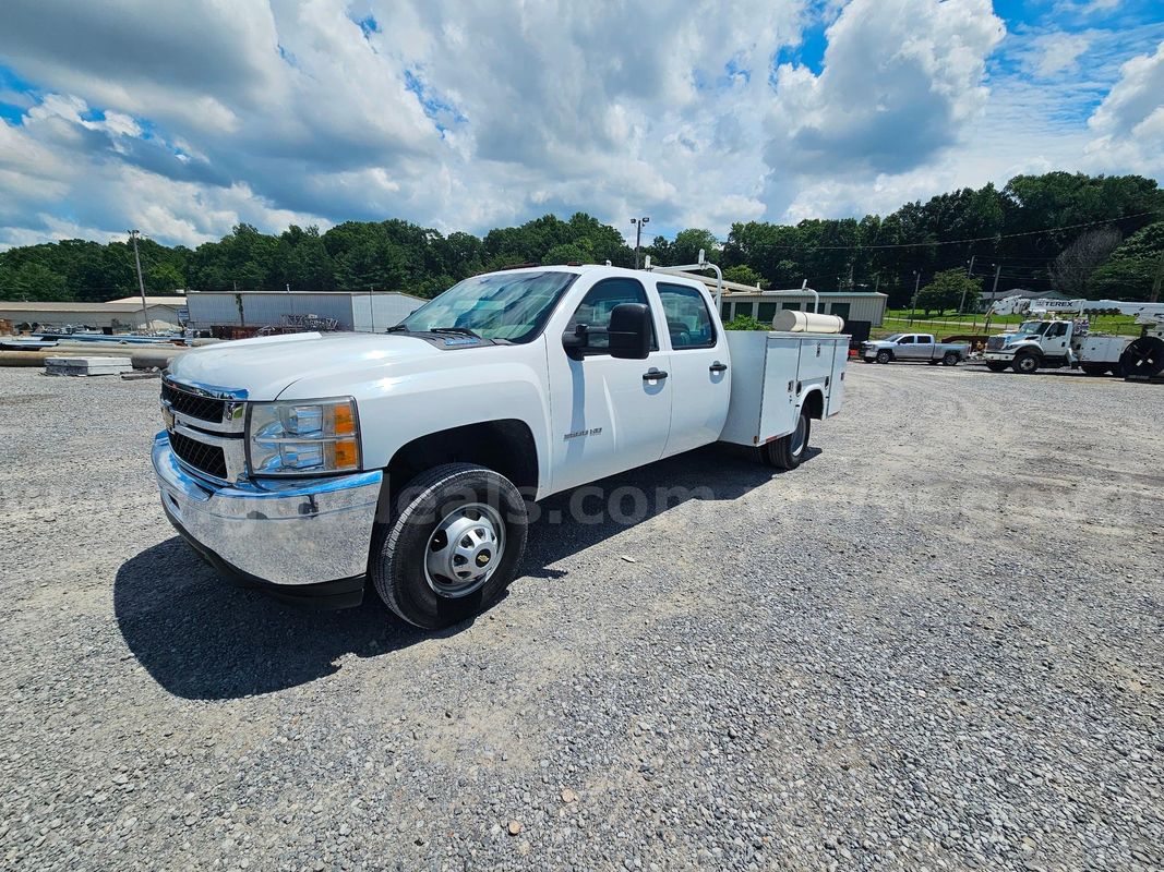 2011 Chevrolet Silverado 3500HD Work Truck Crew Cab Long Box 4WD