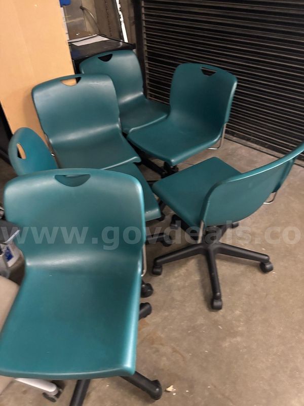 Lot of 8 Green Chairs