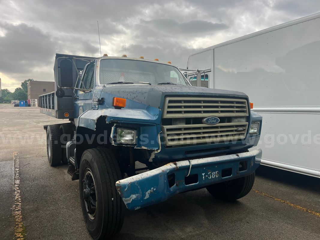 1990 Ford F800F