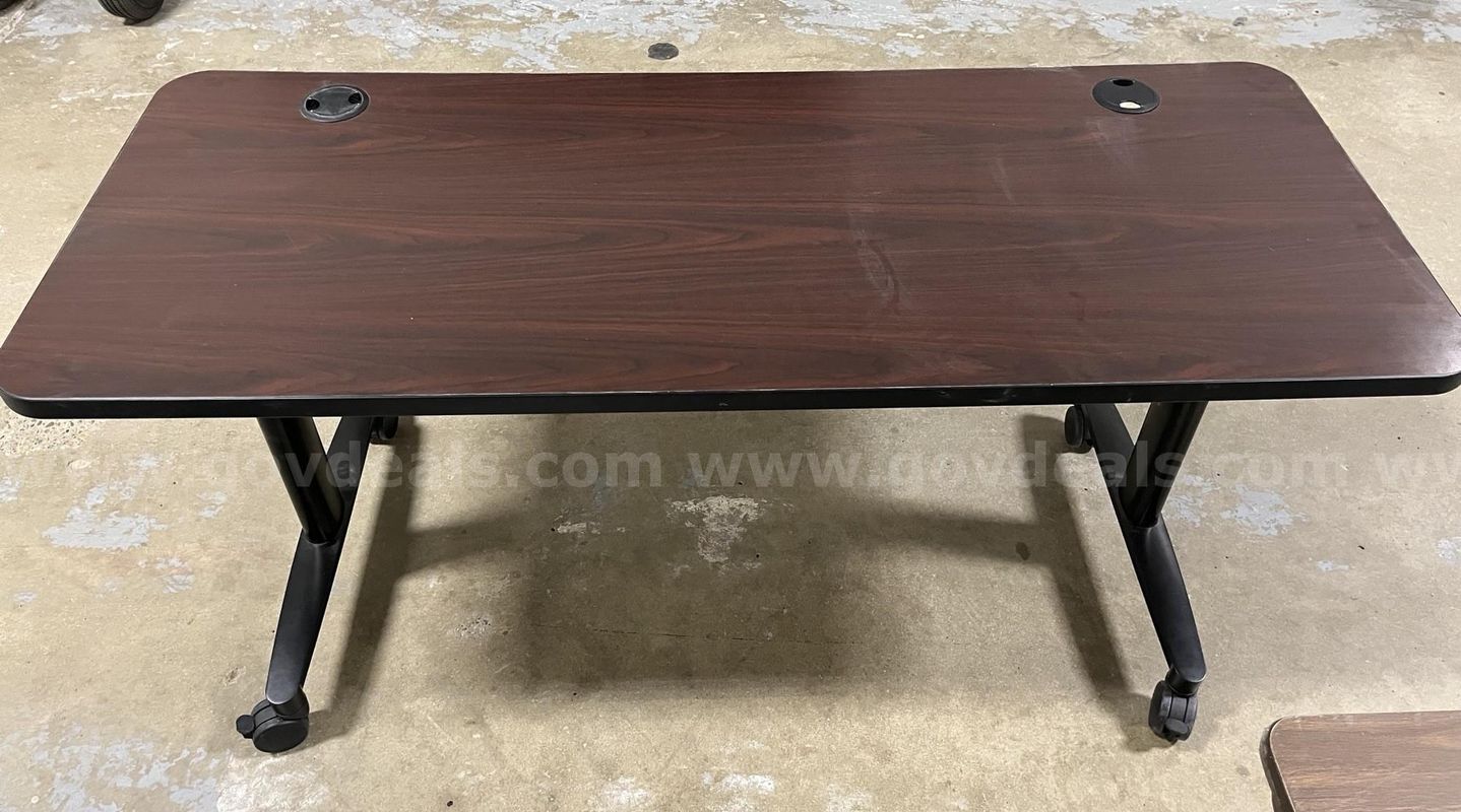 Hon Huddle Table w/ Casters
