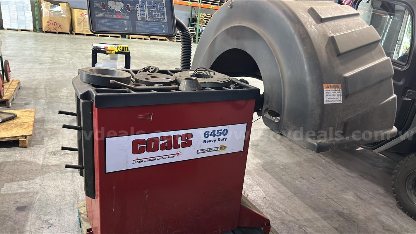 Coats Tire Changer and Tire Balancer (Lot 1261)