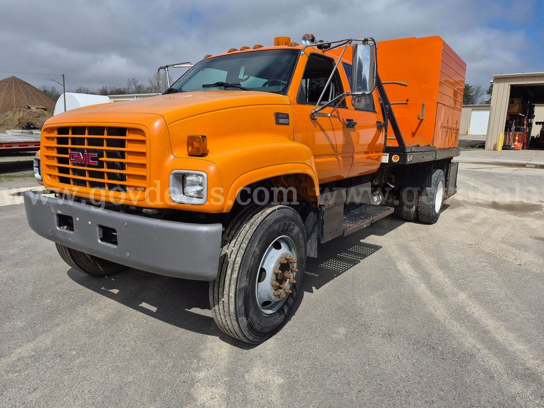 1998 GMC C7H042 FLAT BED W/ SERVICE BODY