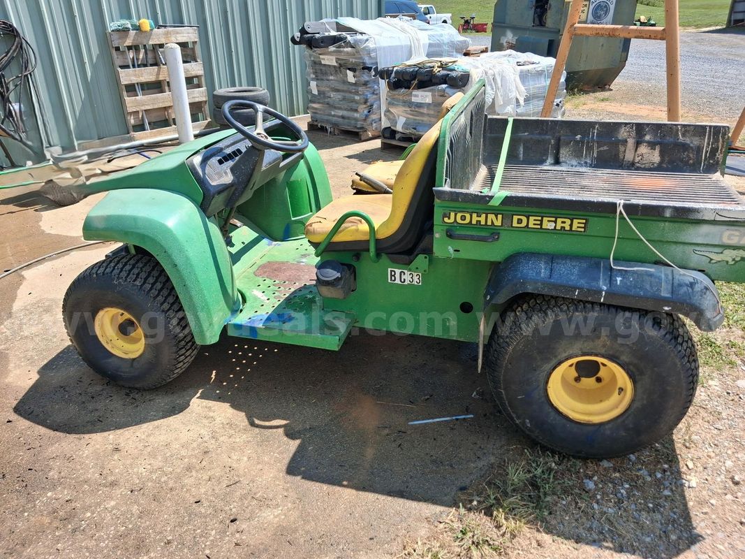 John Deere 4 x2 Turf Gator
